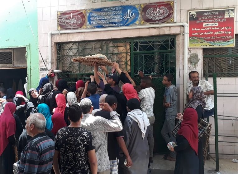 أهالي أبوكبير يشكون نقص رغيف الخبز المدعم