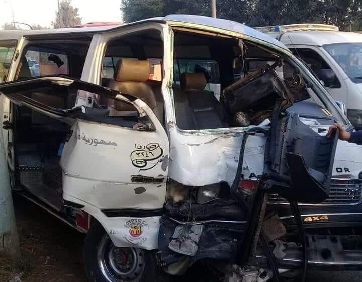  إصابة 19 شخصا في حادث تصادم سيارتين ميكروباص ببلبيس