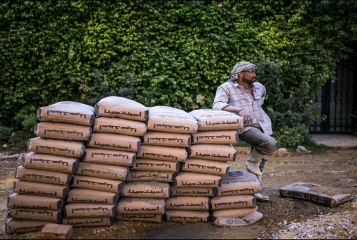  “على حافة الهاوية”.. صناعة الإسمنت تعاني الركود وتراجع الصادرات
