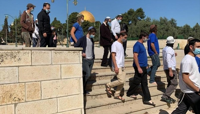  فلسطين| اقتحام المسجد الاقصى ومغتصبون يعتدون على مقدسيين