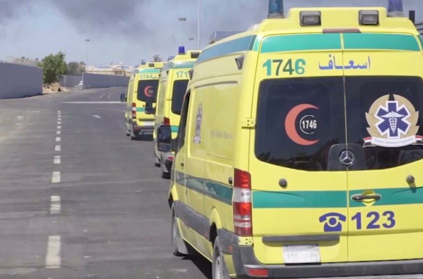 مصرع 5 أشخاص وإصابة 4 آخرين في حادث بطريق العوينات بالوادي الجديد