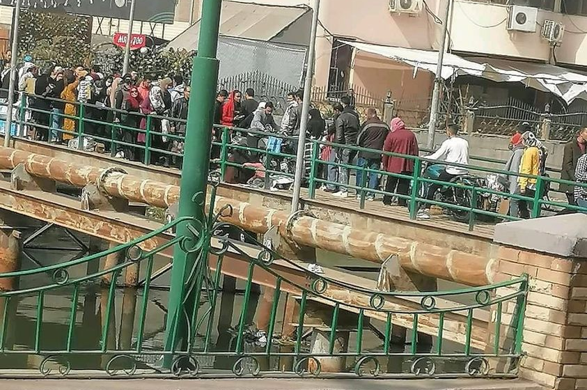  الزقازيق.. شكاوى من استخدام كوبري مشاة لمرور الموتوسيكلات