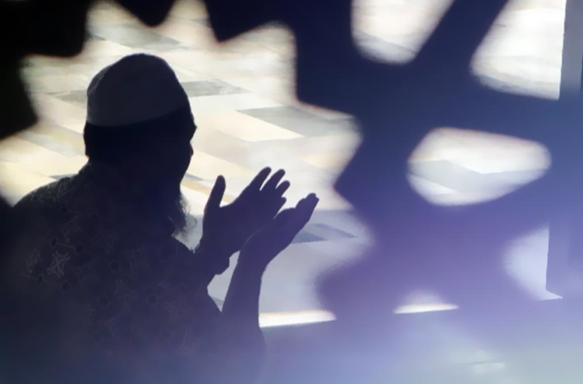  لماذا لا يستجيب الله دعاءنا على الظالمين؟