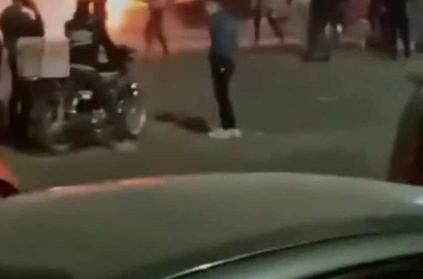اشتعال النيران في ميكروباص بطريق “أبوحماد – العاشر”