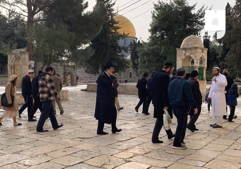  فلسطين تحذر من مخاطر تهدد المسجدين الأقصى والإبراهيمي